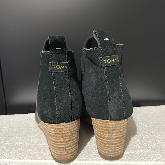 Women’s size 10 | Toms | Black Leather | suede | Wedge Ankle Boots - Picture 2 of 5